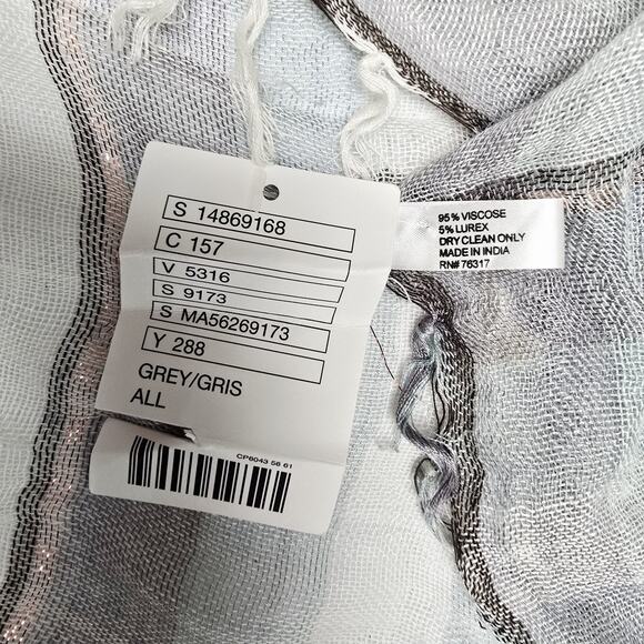 Urban Outfitters Scarf Gray Plaid Gauze Lightweight Fringe Square Womens NWT - Picture 9 of 10